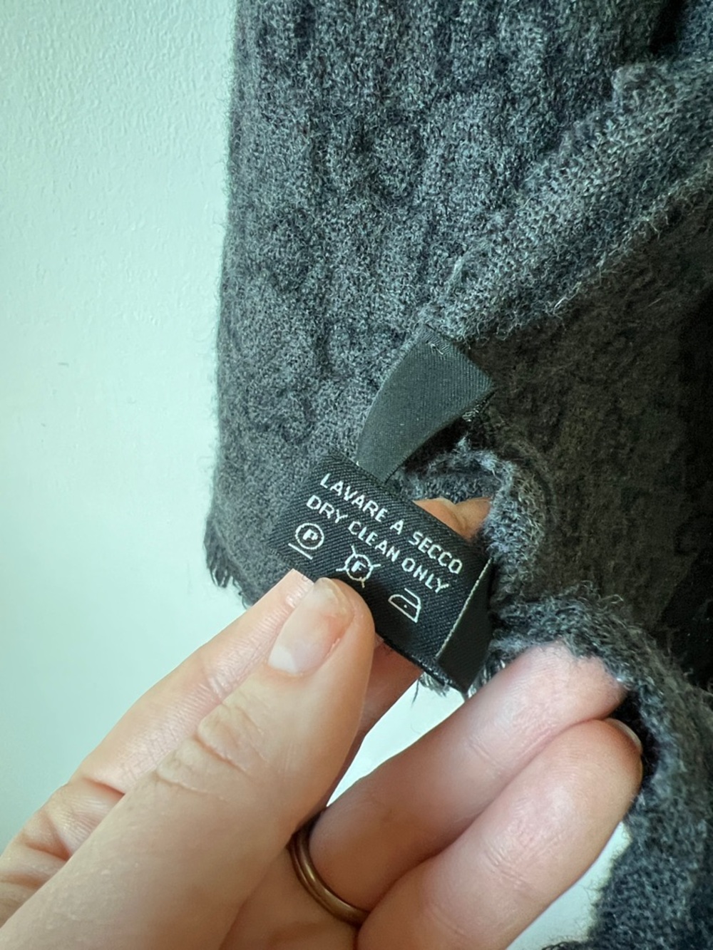 Gucci GG Wool Scarf - Picture 7 of 8